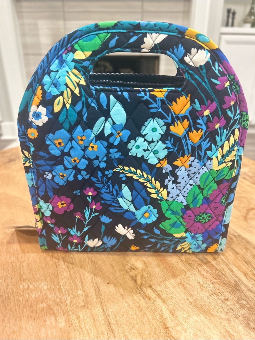 Vera Bradley Quilted Lunch Tote in Midnight Blues Pattern NWT RARE FIND - Picture 2 of 8